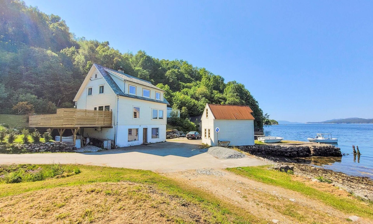 Fitjar House | Awesome home in Fitjar with house sea view