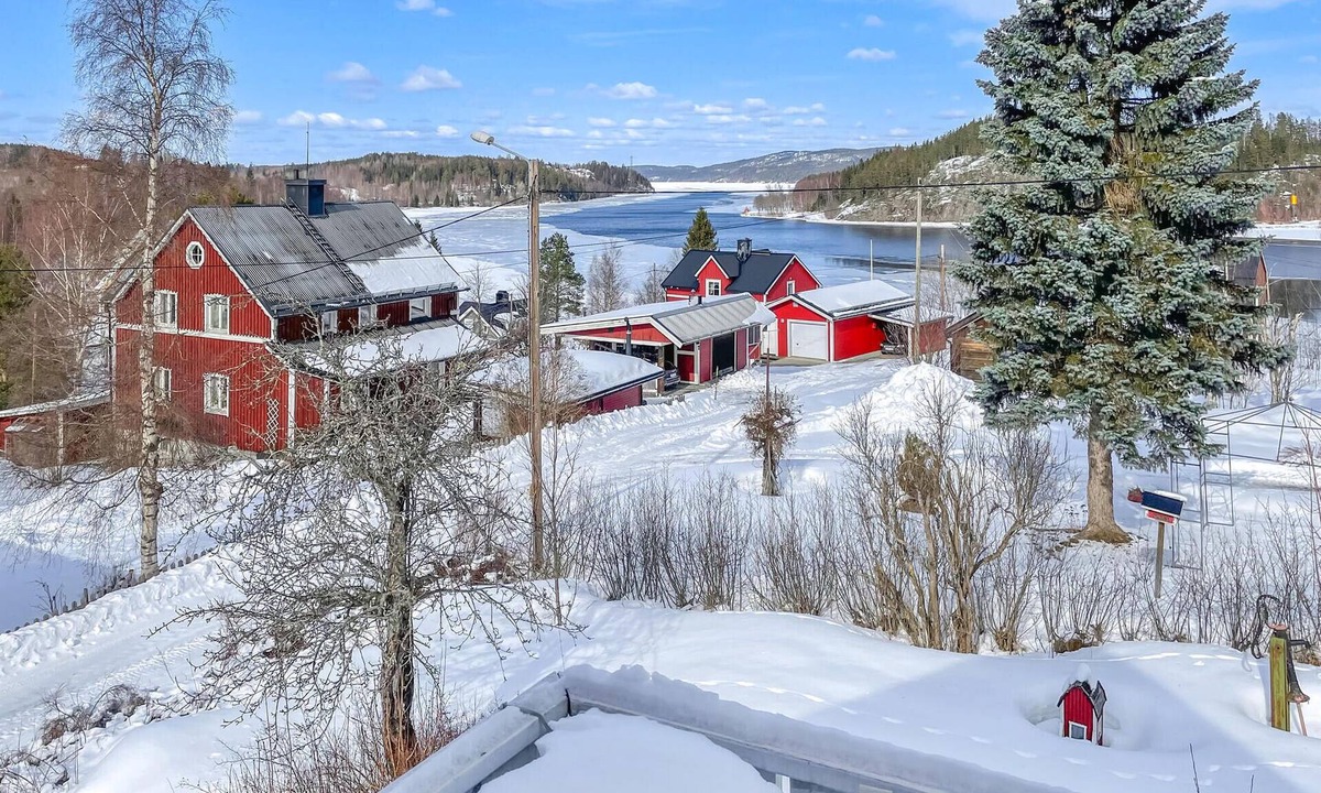 Lunde House | Awesome home in Lunde