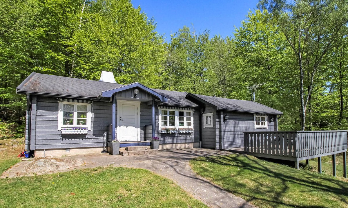 Munka-Ljungby House | Awesome home in Munka-Ljungby with sauna