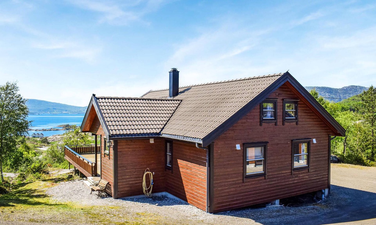 Nedstrand House | Awesome home in Nedstrand with WiFi