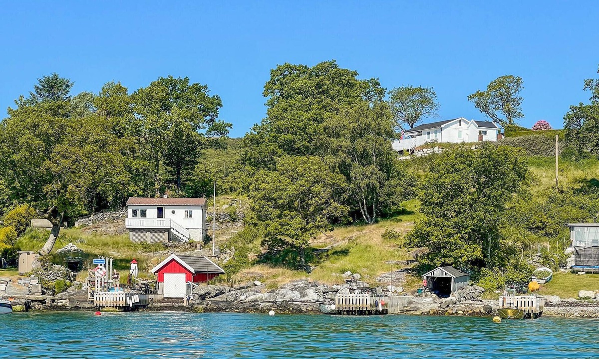 Rennesoy House | Awesome home in Rennesøy with house sea view