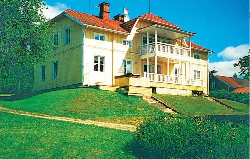 Vintjarn House | Awesome Home In Svärdsjö With Sauna
