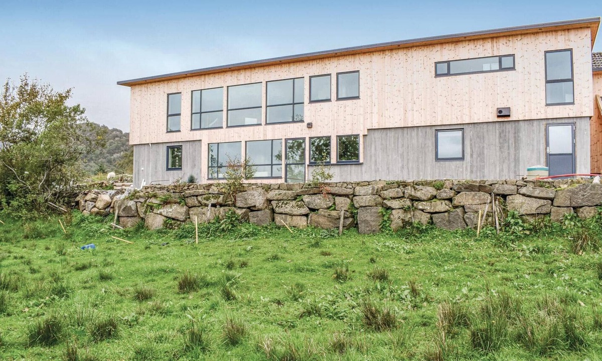 Farsund House | Awesome home in Vanse with WiFi