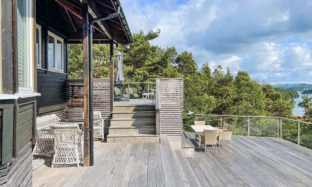 Sveio House | Awesome home in Førde i Hordaland with WiFi