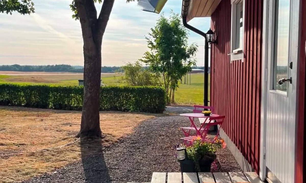Vasteras Municipality Cottage | B&B The Little Red House
