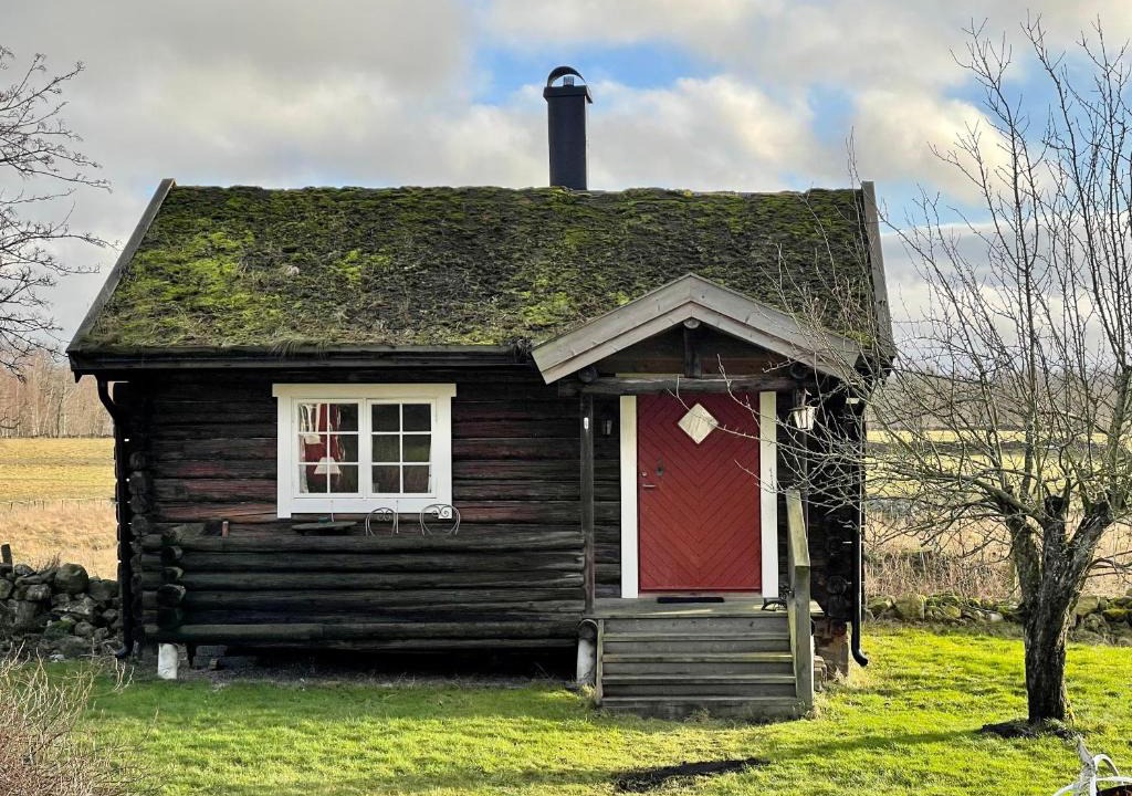 Falkoping House | Backgårdens Timmerstuga