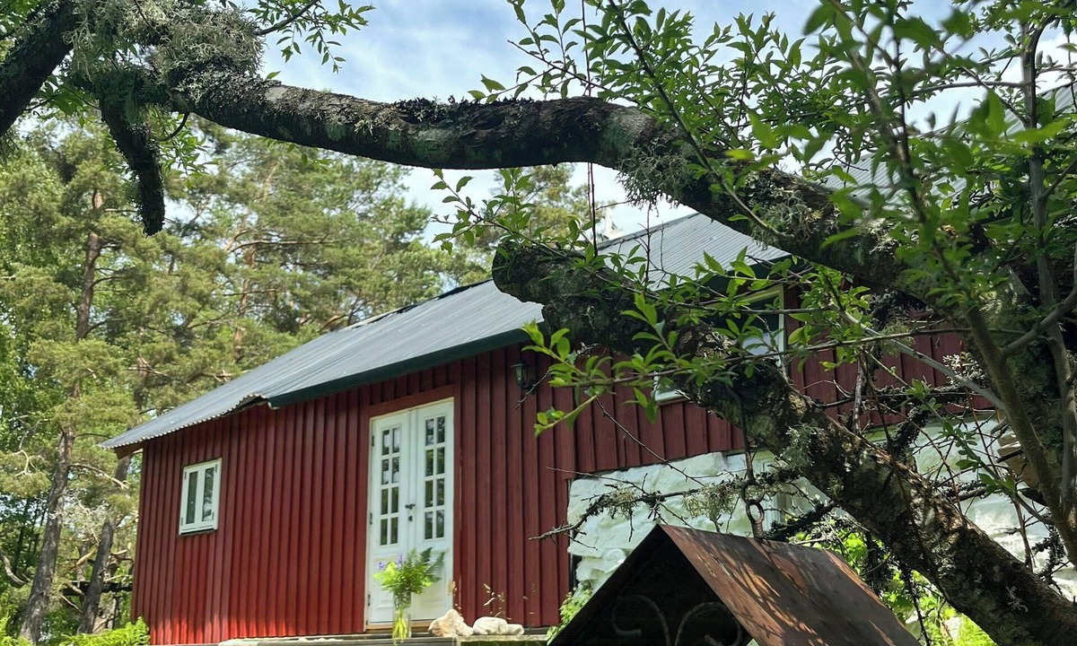 Stromstad House | Barn with spacious garden near Strömstad
