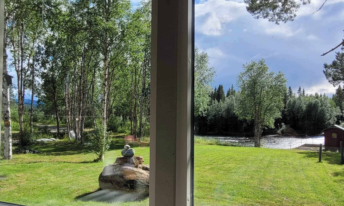 Ytterhogdal Cabin | Barrets Place by the Lake. 5 Minutes From the Beach and Kayak Centre