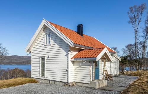 Vindafjord House | Beach Front Home In Vikebygd With Wifi