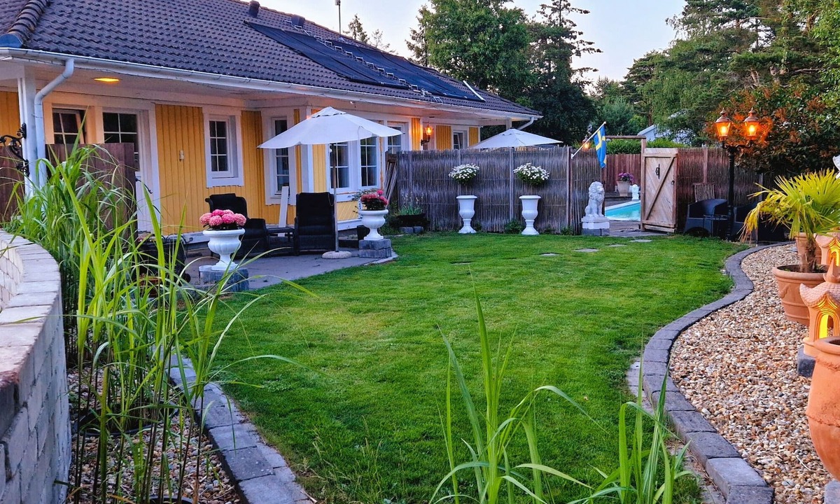 Hollviken House | Beach near villa with pool