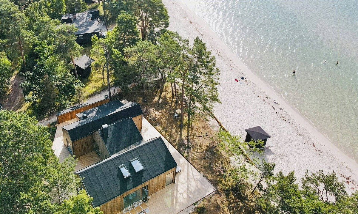 Aspet House | Beachfront villa with sea views in Äspet