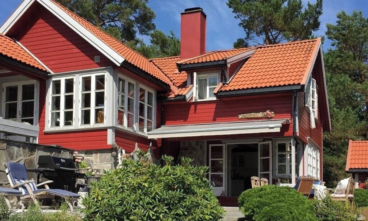 Tvedestrand House | Beautiful cabin at Nes with fjord and beach