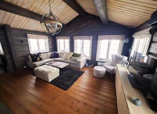Trysil House | Beautiful classic cabin with sauna and hot tub