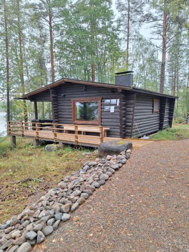 Aatola Ski Chalet | Beautiful Cottage at Lake Saimaa, Rantamaja