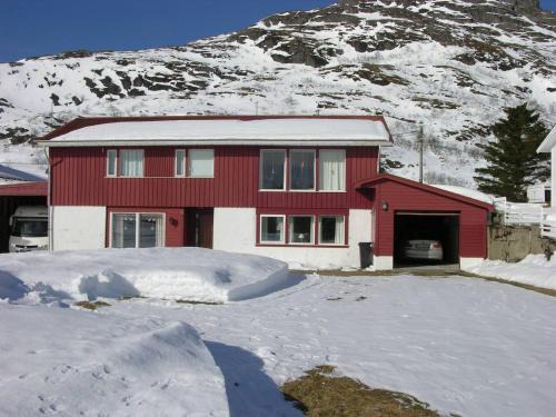 Flakstad Apartment | Beautiful first-floor apartment