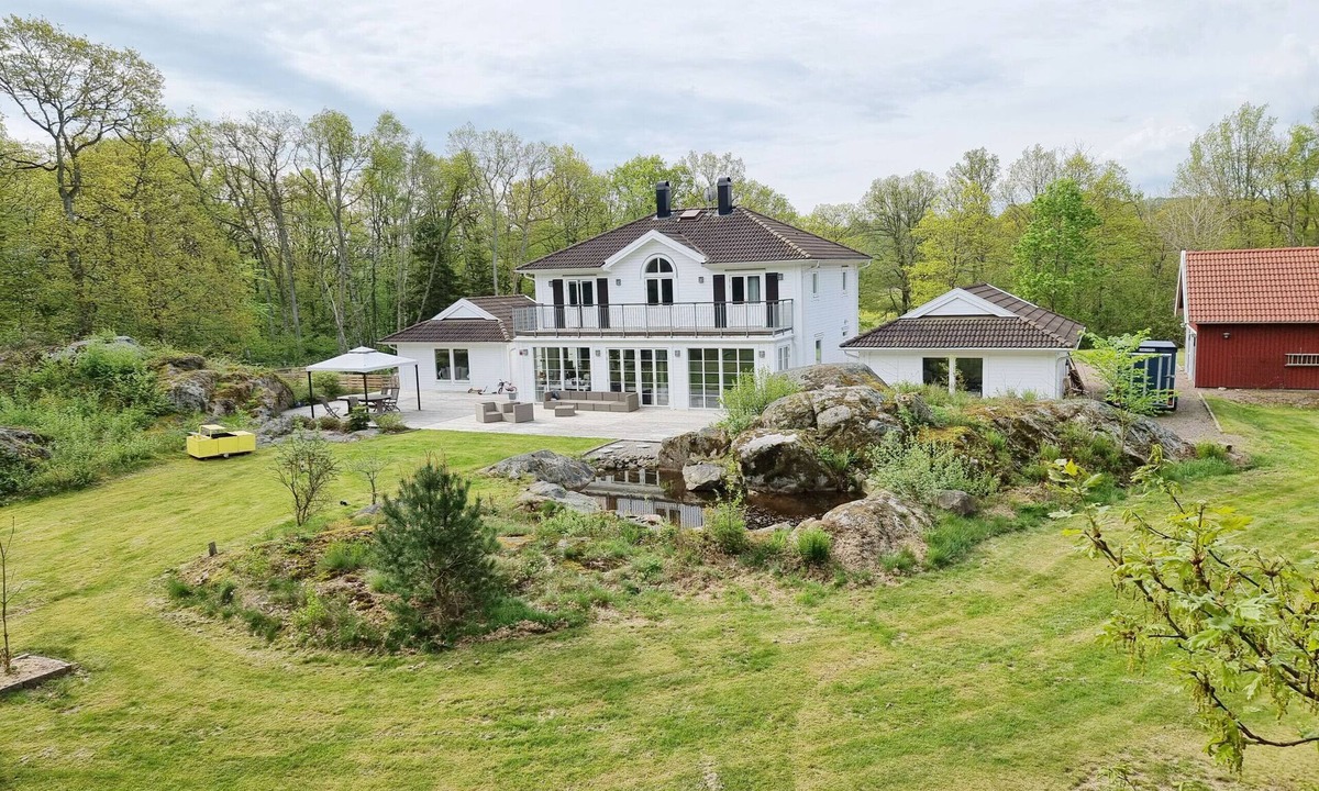Vallda House | Beautiful holiday home with completely secluded location in scenic Vallda | SE02095