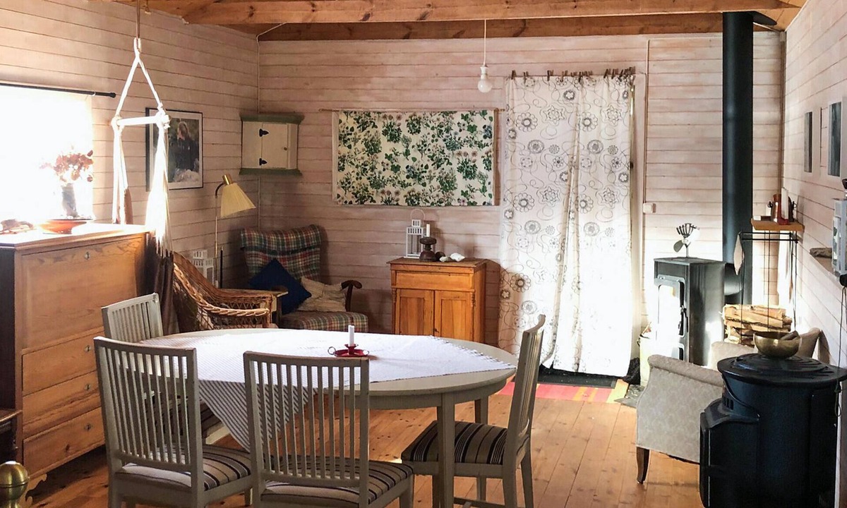 Undal House | Beautiful home in åkerberga with sauna