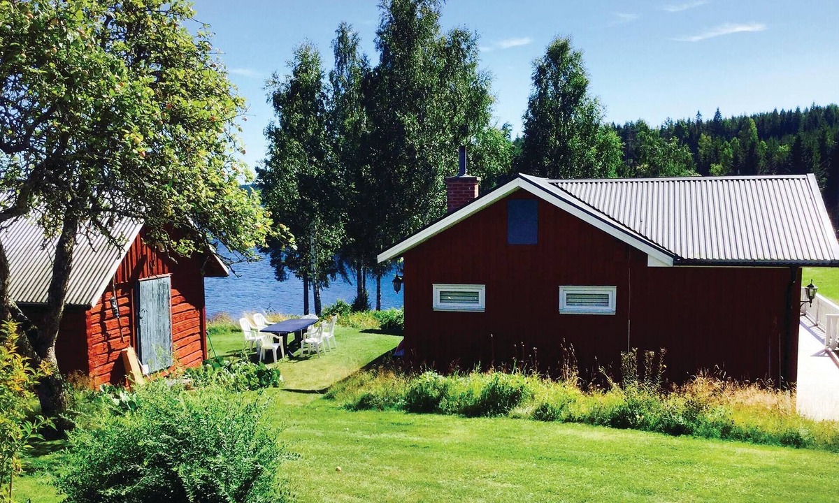 Arjang House | Beautiful home in årjäng with house sea view