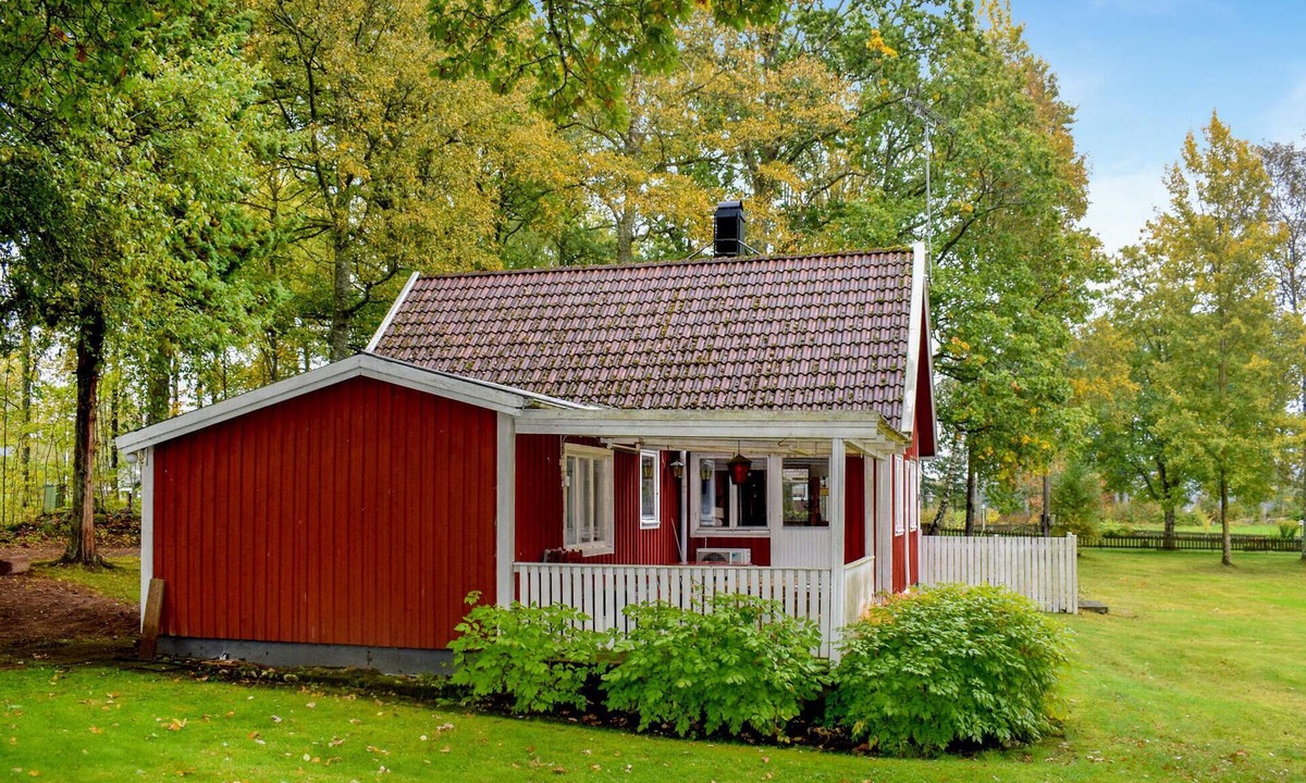 Bolmso House | Beautiful home in Bolmsö with lake view