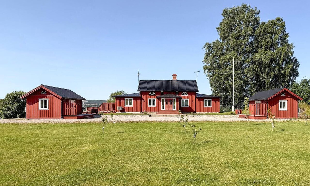 Eksharad House | Beautiful home in Ekshärad with lake view