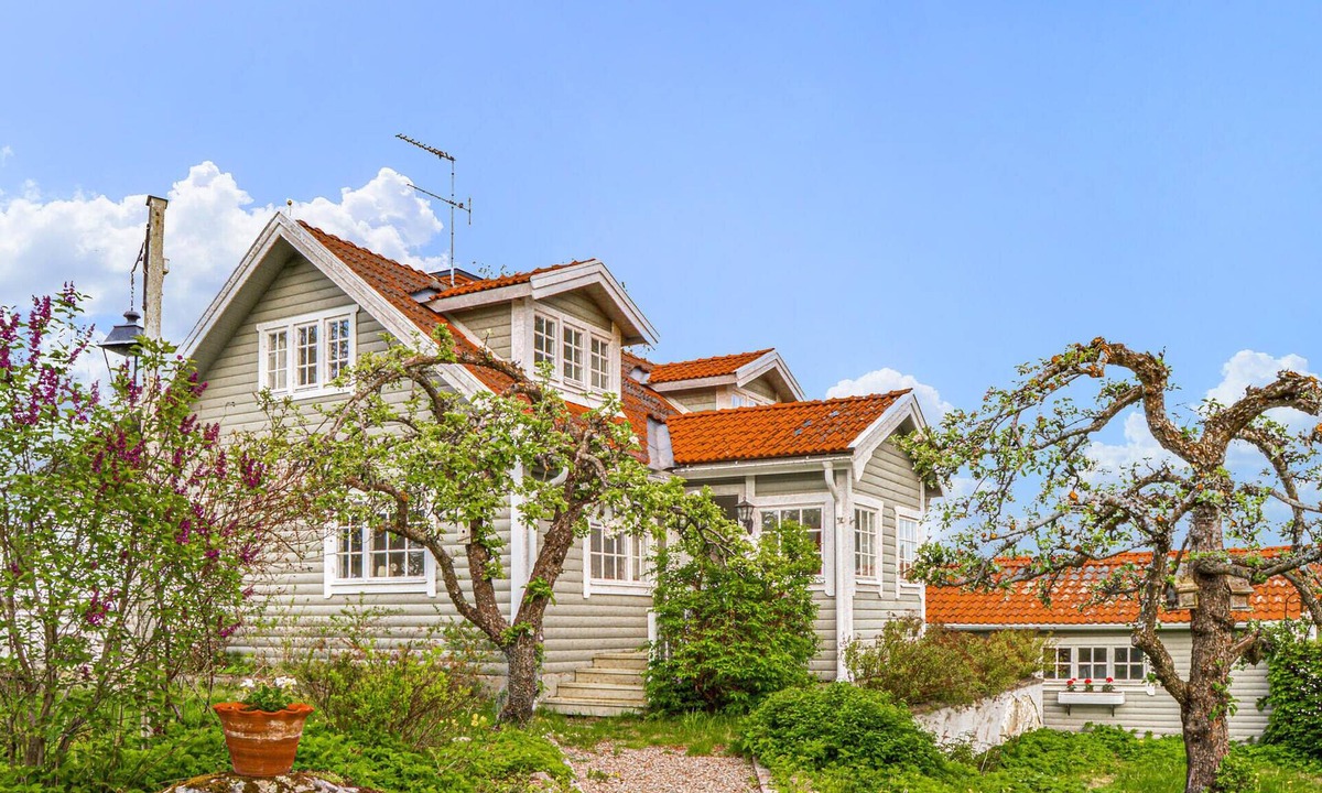Eskilstuna House | Beautiful home in Eskilstuna with sauna