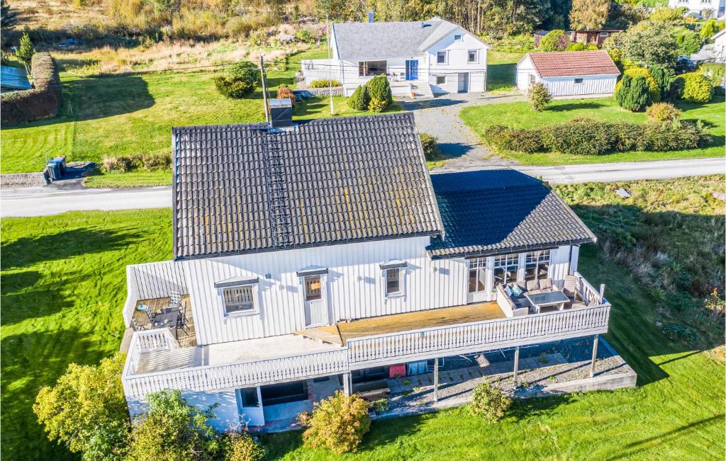 Haram House | Beautiful Home In Fjørtoft With Sauna