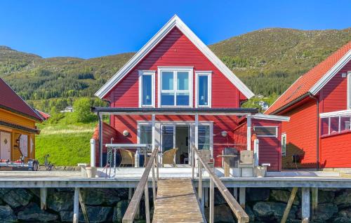 Sande House | Beautiful Home In Gursken With Harbor View