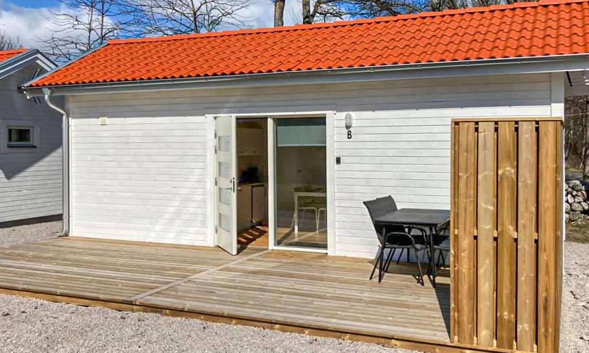 Hasslo House | Beautiful home in Hasslö with WiFi