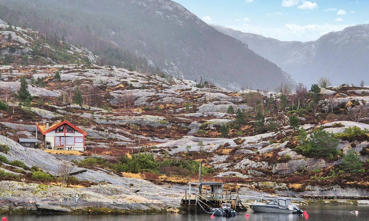 Masfjorden House | Beautiful home in Masfjordnes with sauna