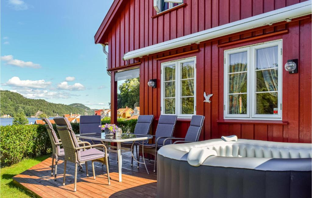 Songe House | Beautiful Home In Risør With Sauna