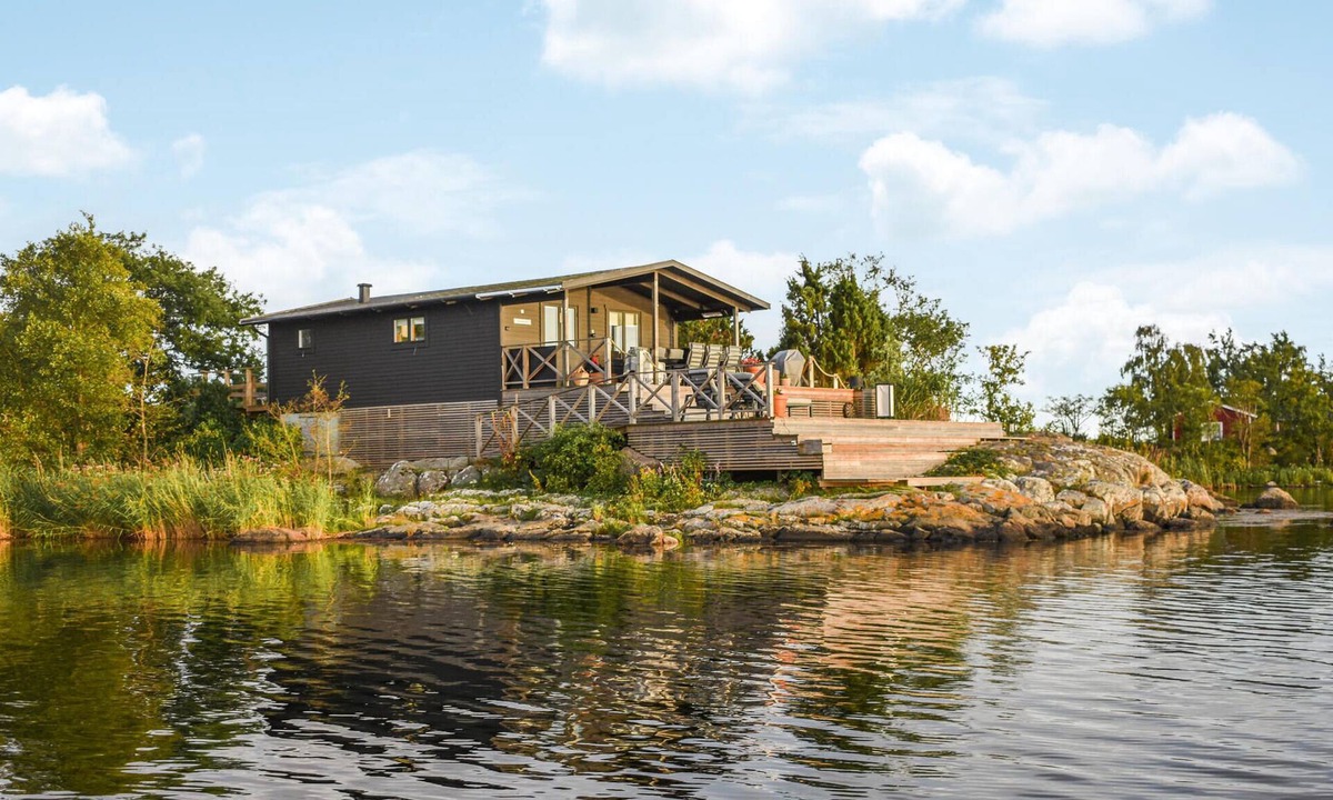 Ronneby House | Beautiful home in Ronneby with kitchen