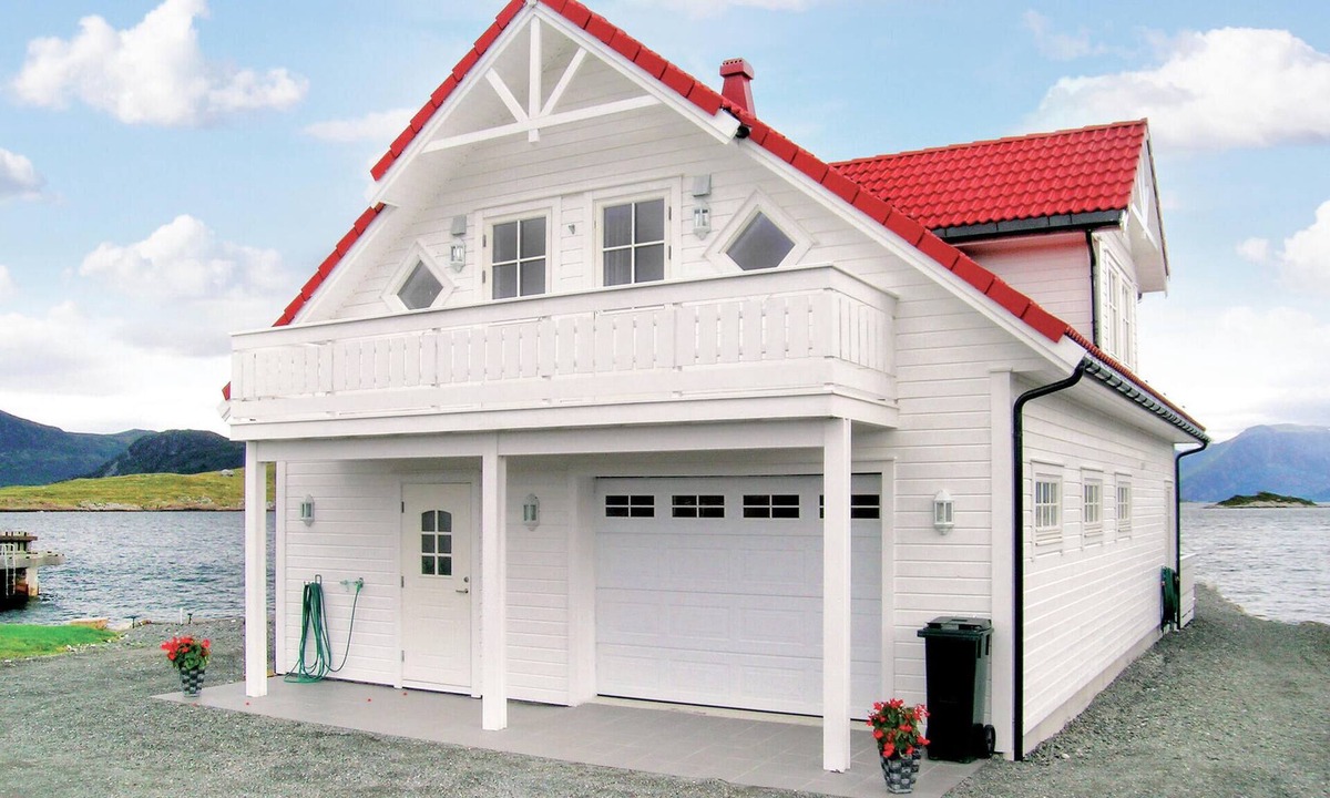 Sande House | Beautiful home in Sandshamn with WiFi