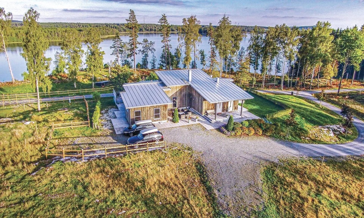 Skillingaryd House | Beautiful home in Skillingaryd with sauna