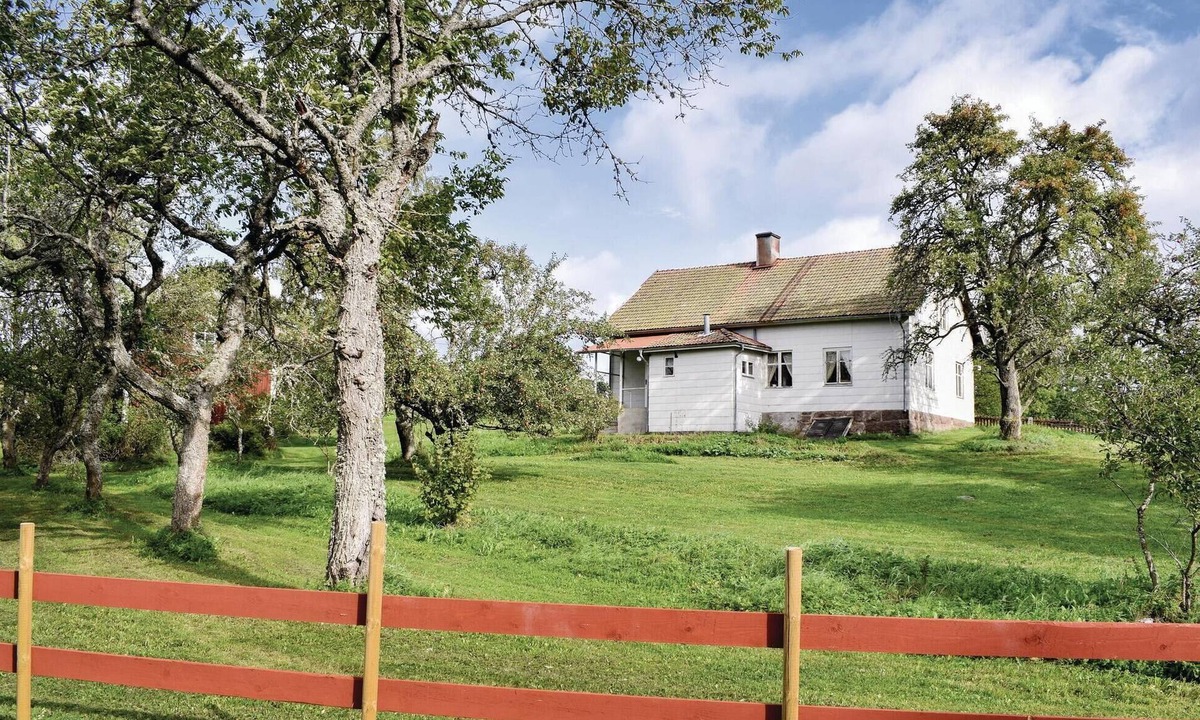 Vimmerby House | Beautiful home in Vimmerby with kitchen