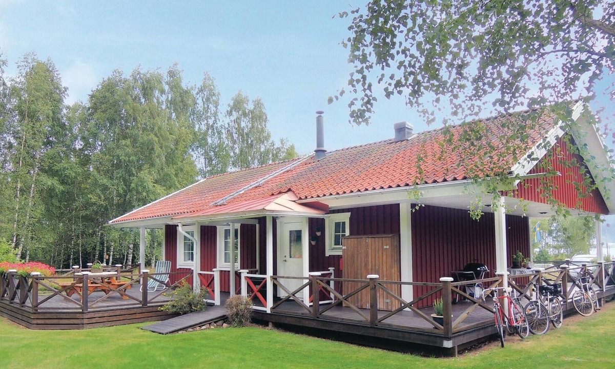 Vittaryd House | Beautiful home in Vittaryd with lake view