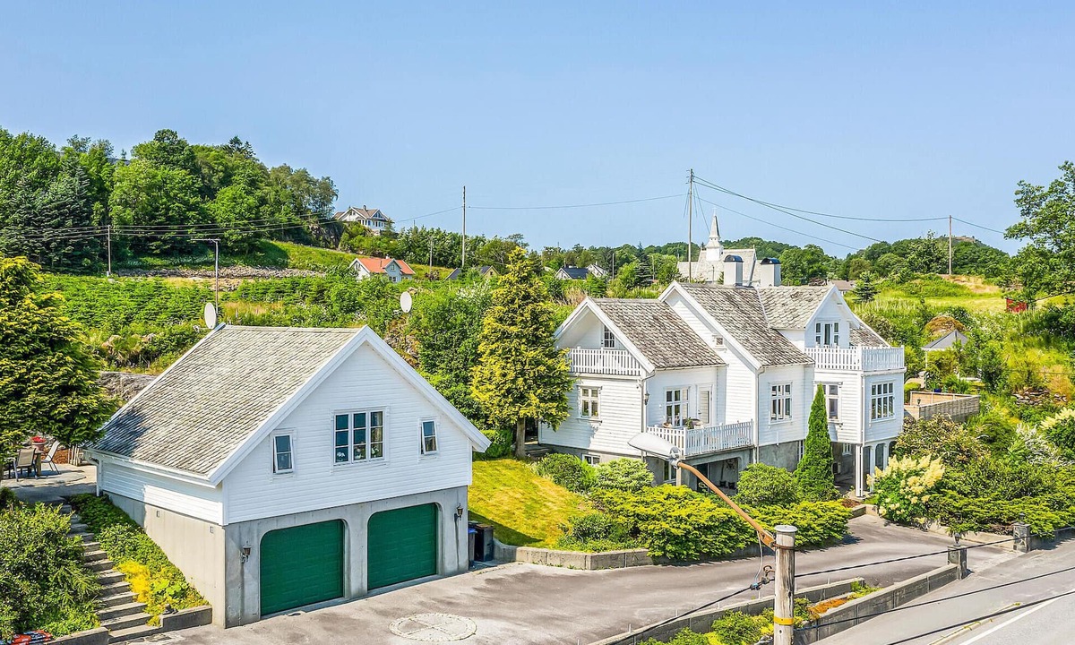Skjoldastraumen House | Beautiful home in Skjoldastraumen with WiFi