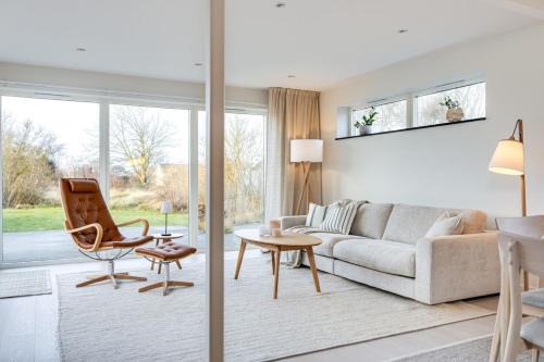 Traslovslage Apartment | Beautiful Modern Home Near the Beach
