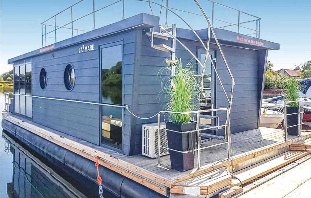 Lundby Boat Rental | Beautiful ship-boat in Gteborg with 2 Bedrooms and WiFi