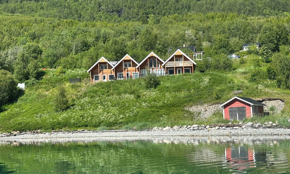 Storfjord House | Beautiful Villa with Ocean Views, Between Lyngen and Tamok