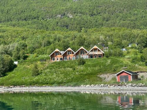 Storfjord Apartment | Beautiful Villa with sea view, between Lyngen and Tamok