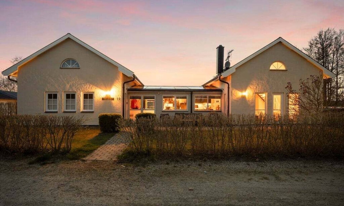 Borrby House | Big holidayhouse, 150 metres from beach, with billiards and football