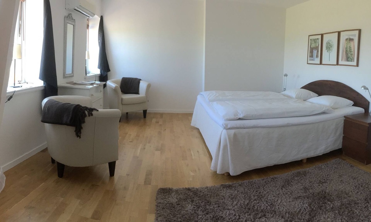 Borrby Bed & Breakfast | Borrby frö - Bed & Breakfast