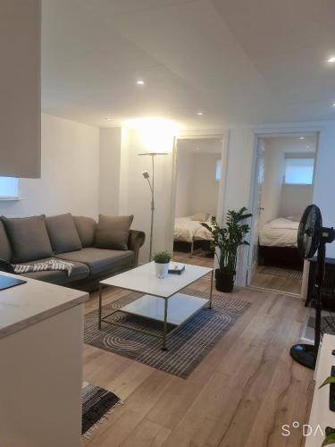 Hassleholm Villa | Bright & Cozy Ground Floor Apartment in Hässleholm