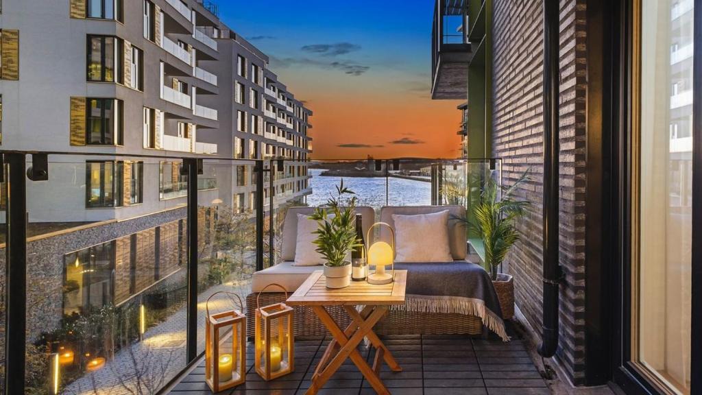 Tjuvholmen Apartment | Bright & exclusive 1BR in Prime Location, located on water in Oslo center with see view to Oslo fjord