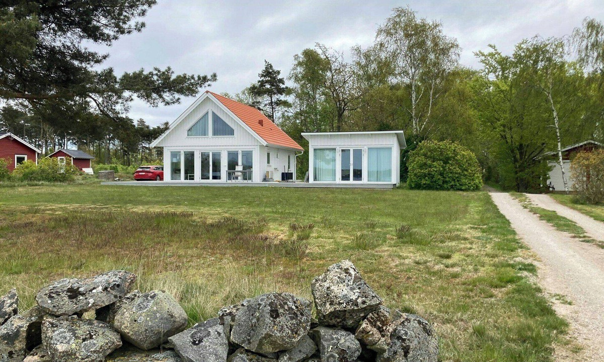 Listerby House | Bright house with sea view at Lindö