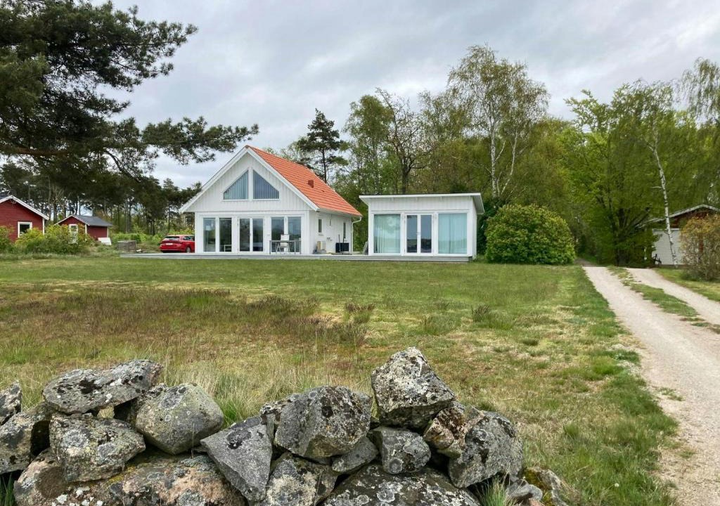 Listerby House | Bright house with sea view at Lindo