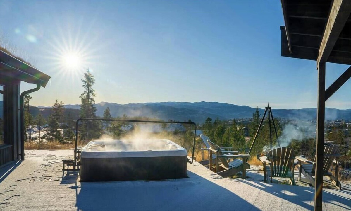 Vikberget House | Cabin at Turufjell with jacuzzi and billiards room