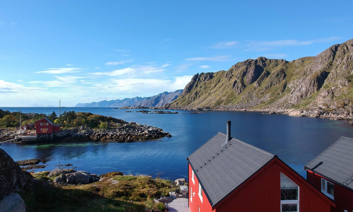 Ballstad Cabin | Cabin in Lofoten with spectacular view