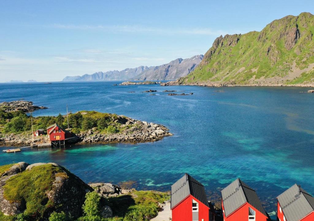 Ballstad House | Cabin in Lofoten with spectacular view