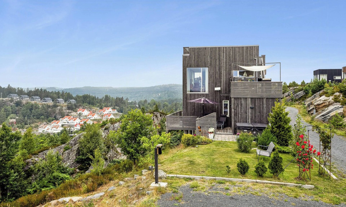 Risor House | Cabin with 360-degree views in Risør